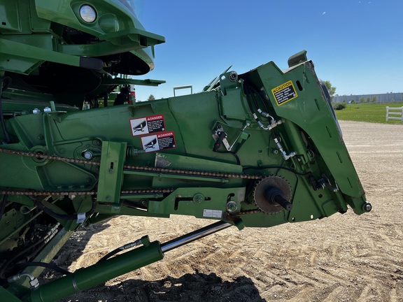 2022 John Deere S780 Combine