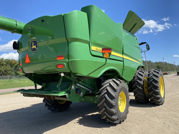 2022 John Deere S780 Combine