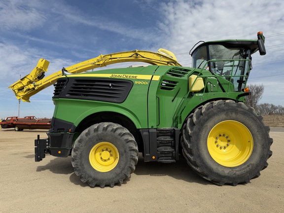 2021 John Deere 9900 Forage Harvester