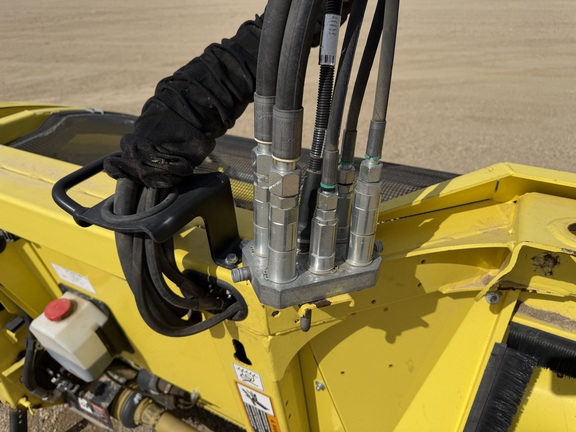 2021 John Deere 659 Header Forage