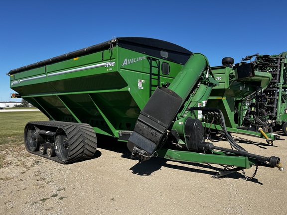 2020 Brent 1196 Grain Cart