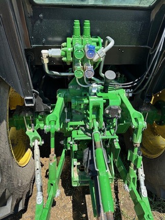 2022 John Deere 5090E Tractor