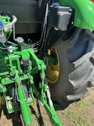 2022 John Deere 5090E Tractor