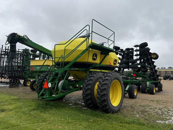 2021 John Deere 1890 Air Seeder