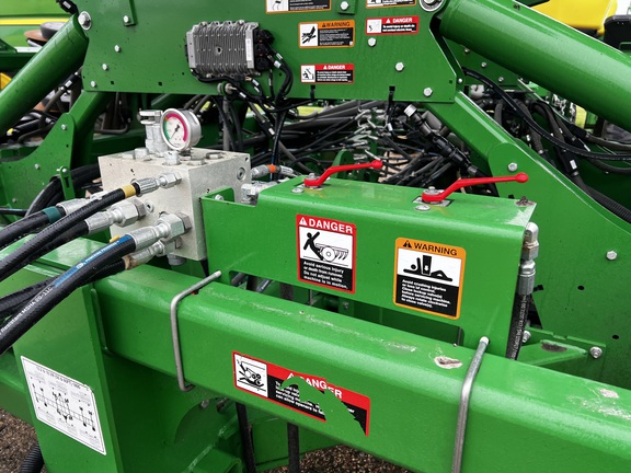 2021 John Deere 1890 Air Seeder