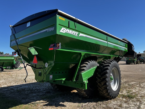 2022 Brent 1196 Grain Cart