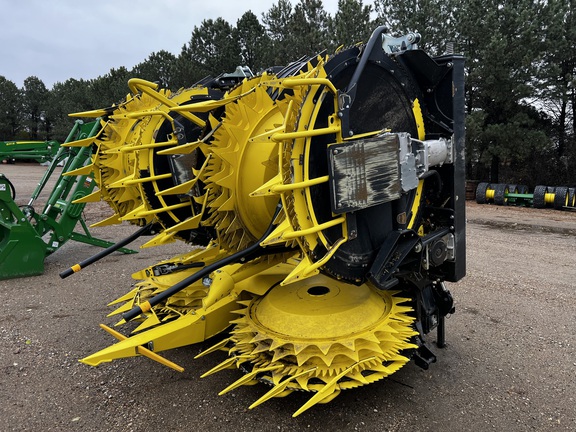 2024 John Deere 772 Header Forage