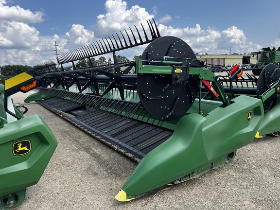 2023 John Deere RD40F Header Combine