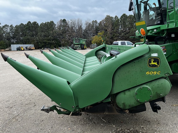 2010 John Deere 608C Header Corn Head