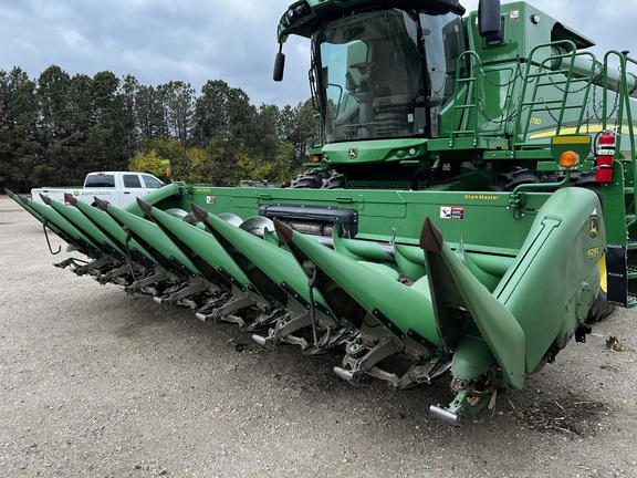 2010 John Deere 608C Header Corn Head