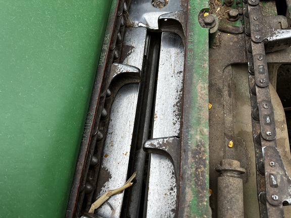 2010 John Deere 608C Header Corn Head