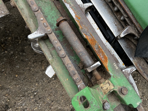 2010 John Deere 608C Header Corn Head