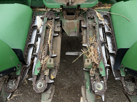 2010 John Deere 608C Header Corn Head