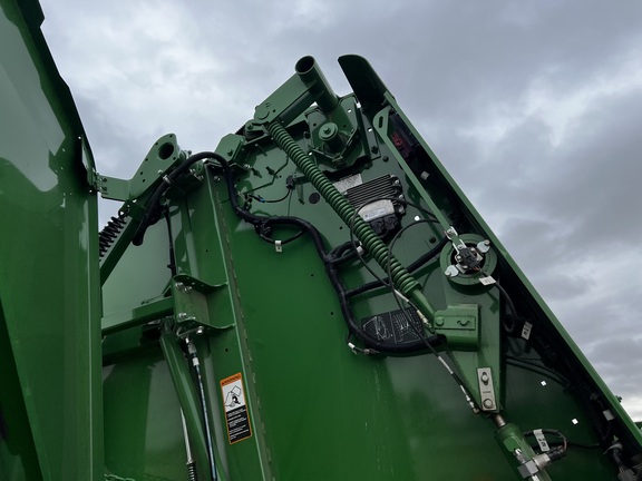 2024 John Deere 561R Baler/Round