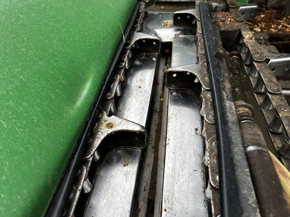 2012 John Deere 608C Header Corn Head