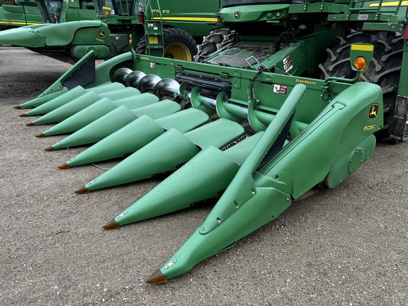 2012 John Deere 608C Header Corn Head