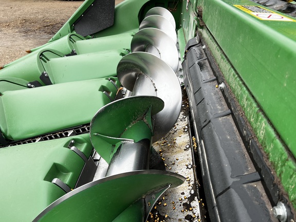 2012 John Deere 608C Header Corn Head