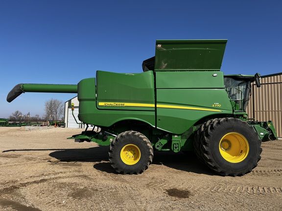 2023 John Deere S770 Combine