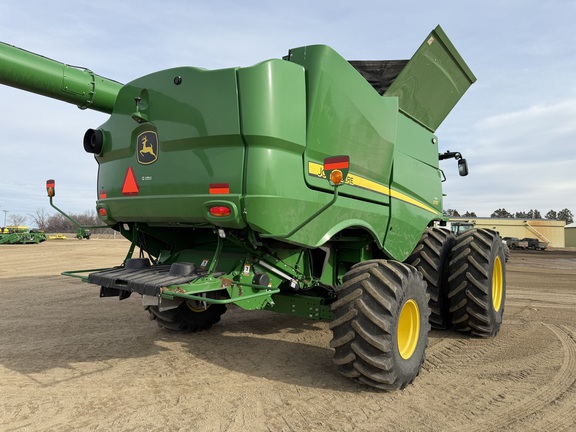 2023 John Deere S770 Combine