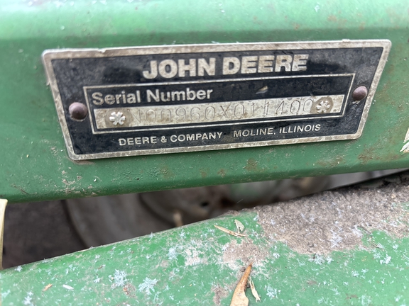 1990 John Deere 960 Field Cultivator