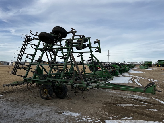 1990 John Deere 960 Field Cultivator