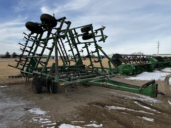 1990 John Deere 960 Field Cultivator