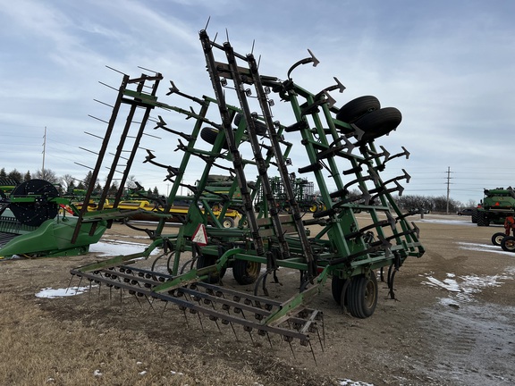 1990 John Deere 960 Field Cultivator