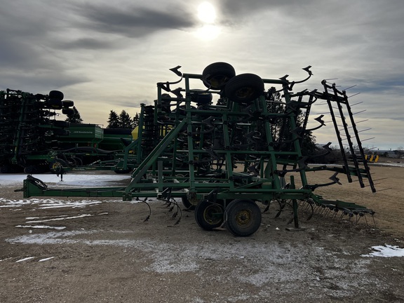 1990 John Deere 960 Field Cultivator