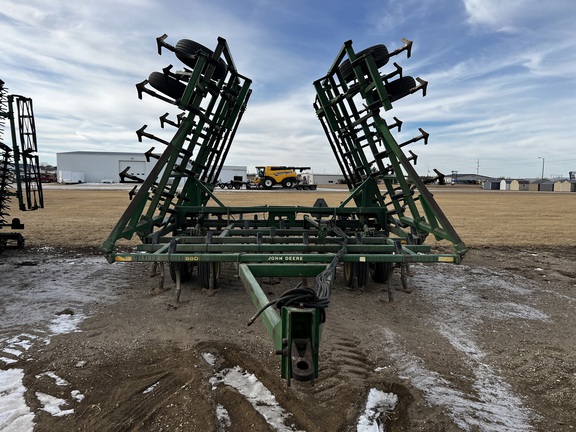 1990 John Deere 960 Field Cultivator