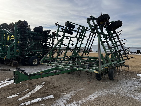 1990 John Deere 960 Field Cultivator