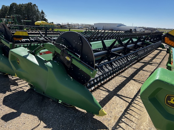 2024 John Deere RD40F Header Combine
