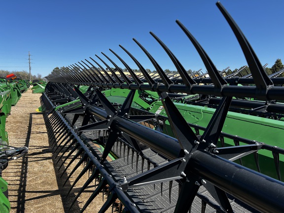 2024 John Deere RD40F Header Combine