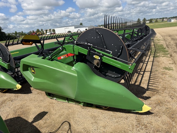 2024 John Deere RD40F Header Combine