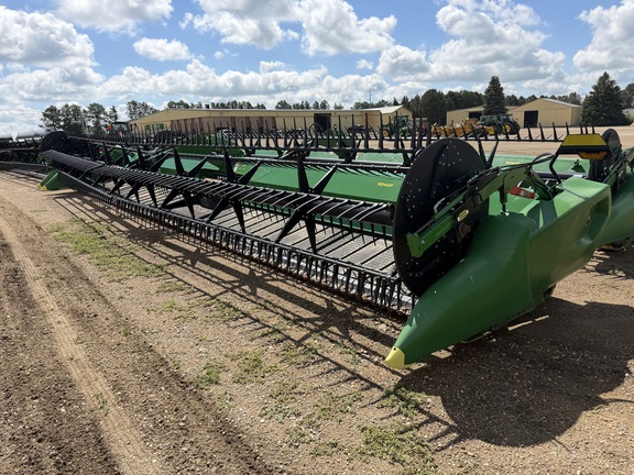2024 John Deere RD40F Header Combine
