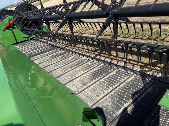 2024 John Deere RD40F Header Combine