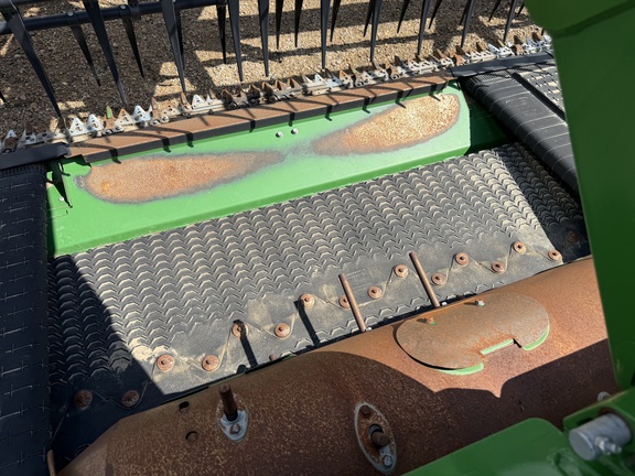 2024 John Deere RD40F Header Combine