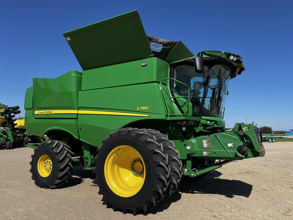 2023 John Deere S780 Combine