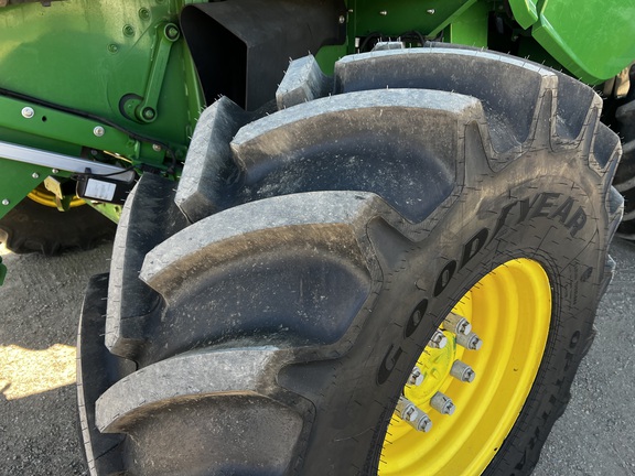 2023 John Deere S780 Combine