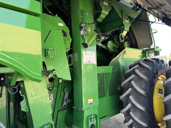 2023 John Deere S780 Combine