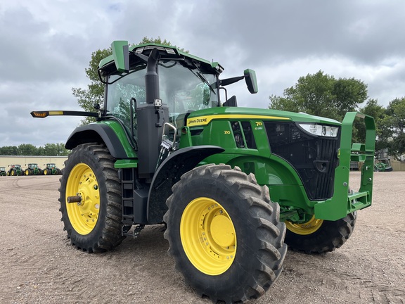 2024 John Deere 7R 210 Tractor