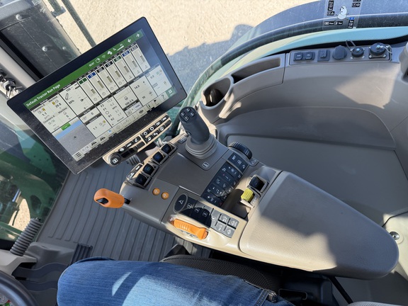 2024 John Deere 7R 210 Tractor