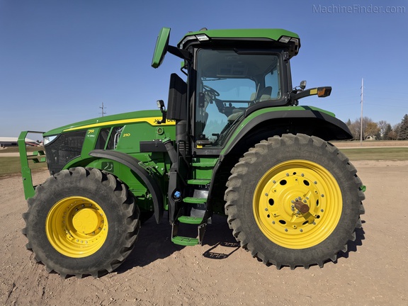 2024 John Deere 7R 210 Tractor
