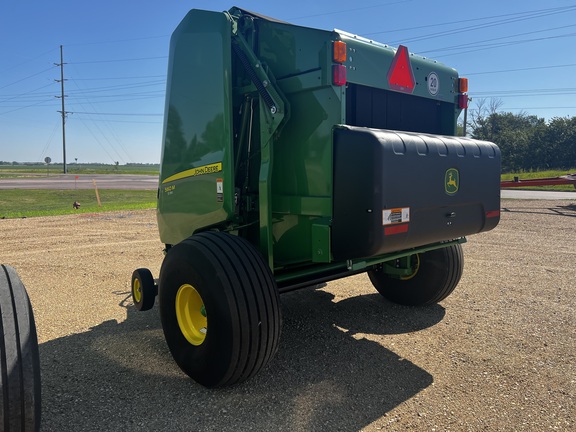 2022 John Deere 560M Baler/Round