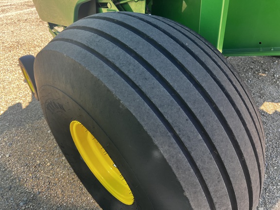 2022 John Deere 560M Baler/Round