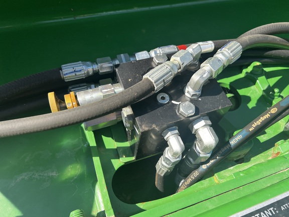 2022 John Deere 560M Baler/Round