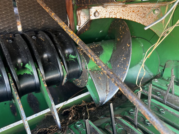 2022 John Deere 560M Baler/Round