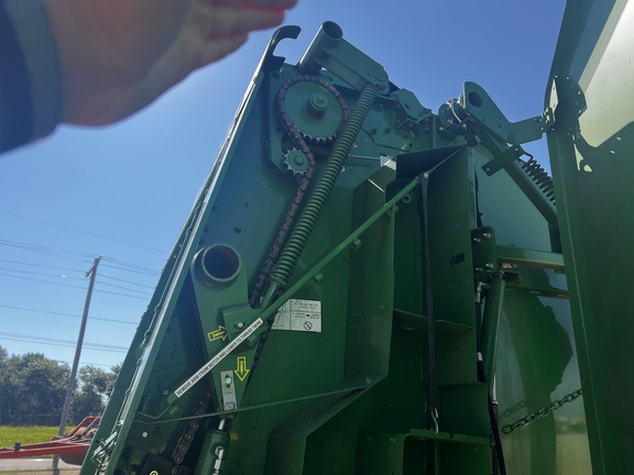 2022 John Deere 560M Baler/Round
