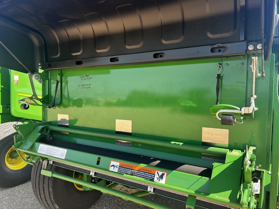 2022 John Deere 560M Baler/Round