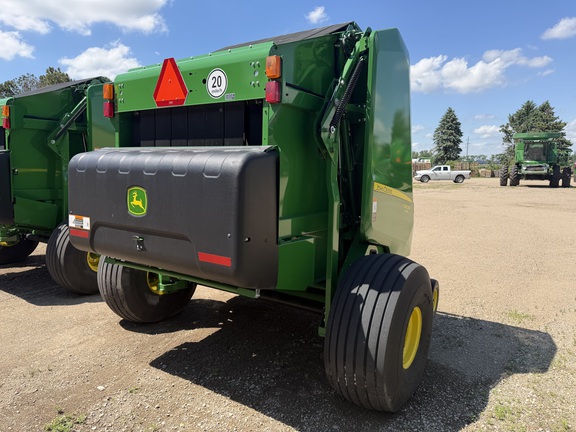 2022 John Deere 560M Baler/Round