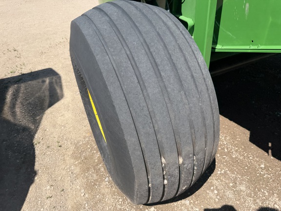 2022 John Deere 560M Baler/Round